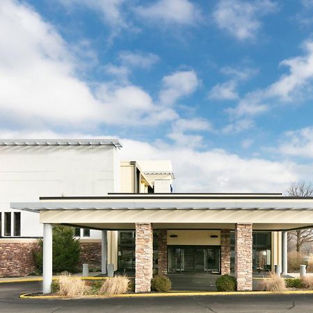 Chester Inn & Suites Sharonville Exterior foto