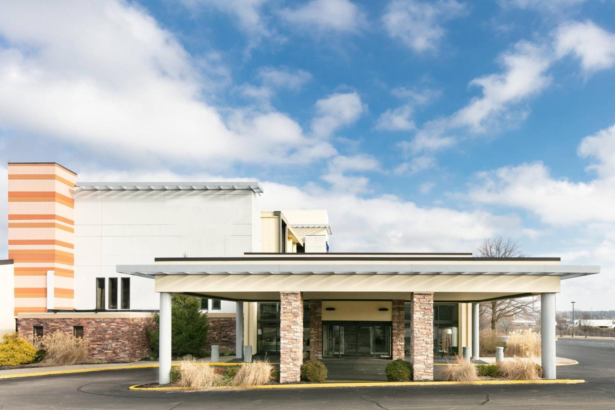 Chester Inn & Suites Sharonville Exterior foto