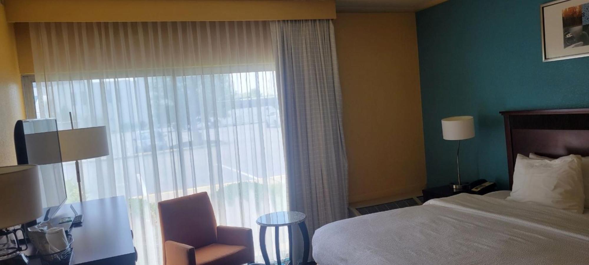 Chester Inn & Suites Sharonville Exterior foto